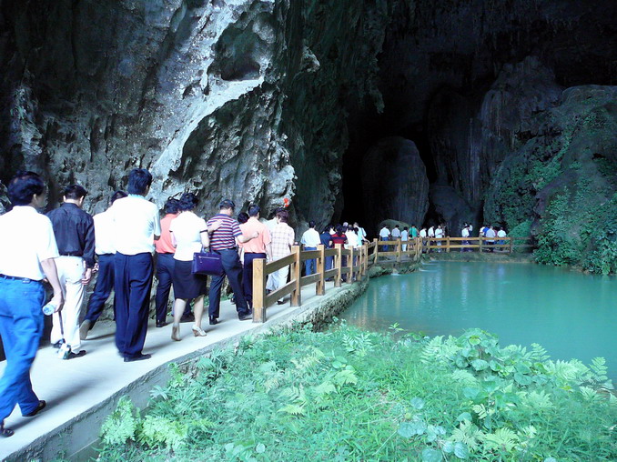 广西之旅【峡谷探密】南宁,德天,通灵,巴马长寿村,北海银滩双飞5晚6