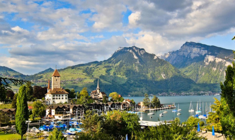 法国TGV高速火车+意大利红色法拉利Italo高速