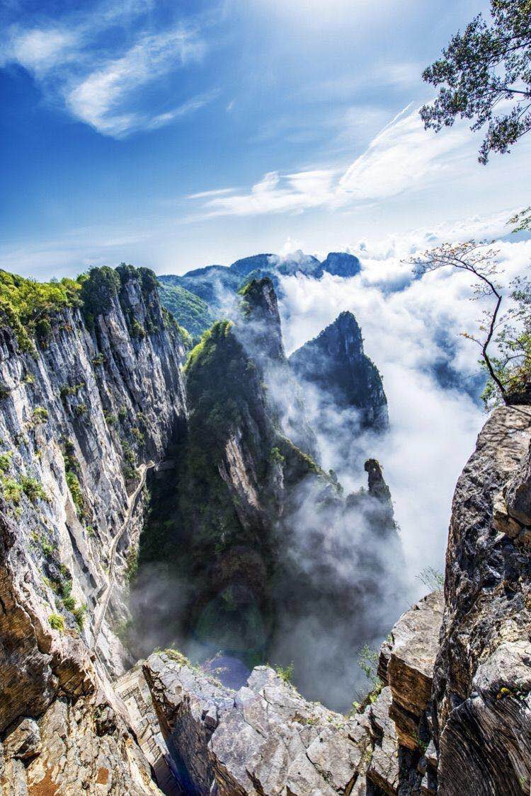 【暑期】神话恩施品质、清江大峡谷、黄鹤桥峰林、恩施大峡谷、女儿城、土司城双动4晚5日跟团游(纯玩,安排一餐土家摔碗酒、升级一晚小西湖酒店或民宿)