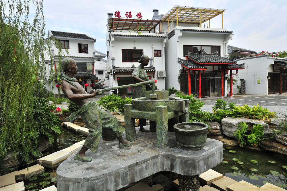 广西桂林,漓江风光,冠岩,尧山,宋城木龙湖,梦幻漓江,鲁家村3晚6日跟团