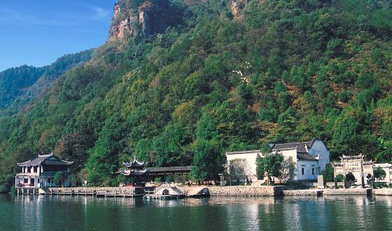 休闲之旅·春节【浙S3年夜饭-享乐派】1099元 桐庐五星开元大酒店，富春江小三峡+瑶琳仙境+圆通禅寺祈福，享268元自助年夜饭三日游