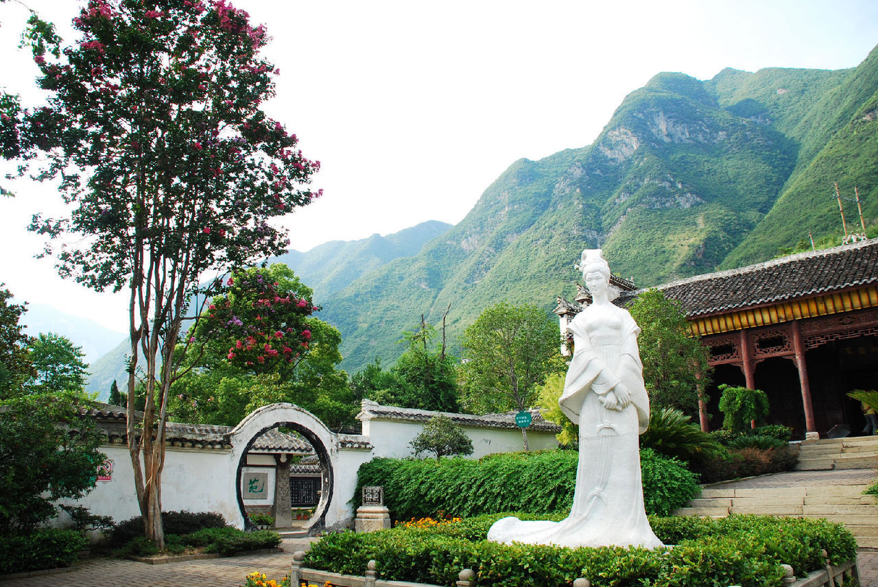 神农架5日4晚纯玩无购 江城武汉 东湖磨山 三峡观光 昭君故里 神农架>