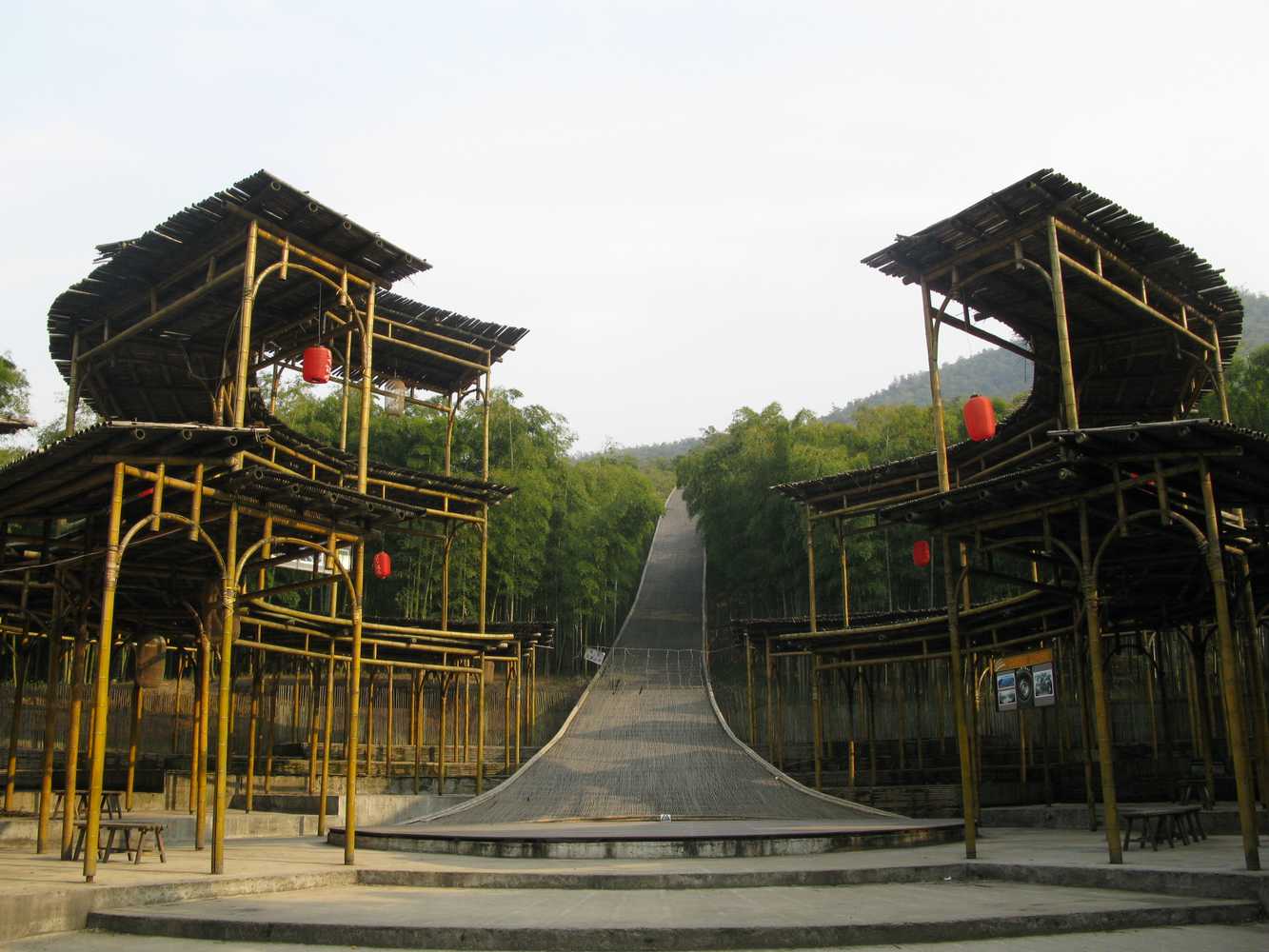 安吉藏龙百瀑,中南百草园,天下银坑,白茶谷九龙峡3日游【农家乐 赠二