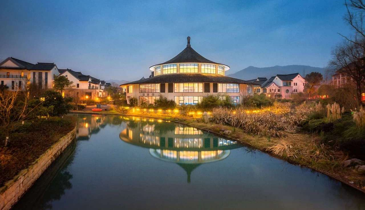 【暑期预售】750元/套起1晚安吉大年初一风景小镇住宿 藏龙百瀑双人票