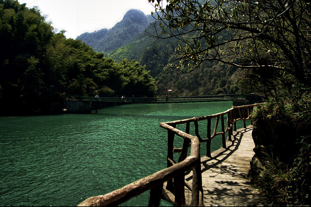 浙西大峡谷—瑞晶石花洞,赠送河桥古镇赠送1早2正餐二日游