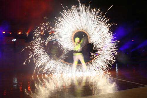 regis圣瑞吉斯饭店贵气英式buffet下午茶;火舞表演将于18:30左右开始