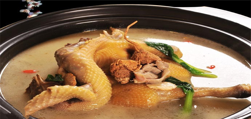 午餐:营养餐包 晚餐:丽江玛卡炖鸡(玛卡生长于丽江雪域高原,具有抗