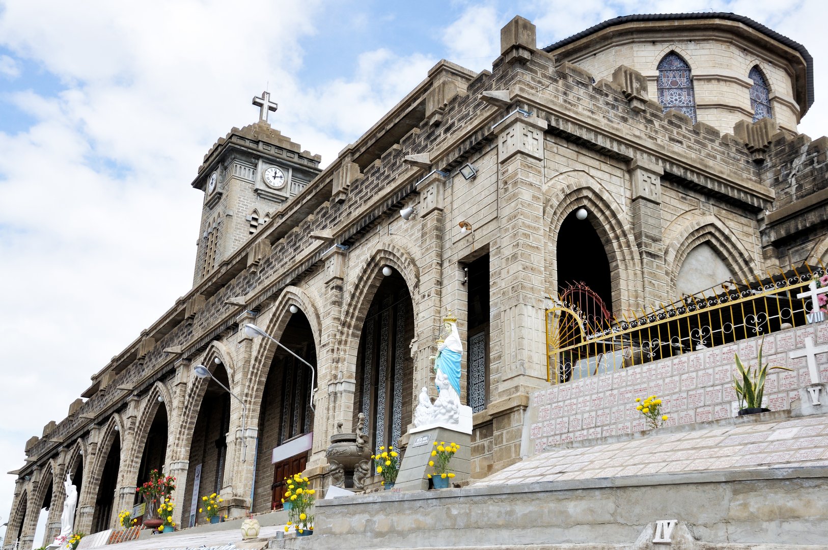 芽庄5晚6日半自助(越航直飞,四星, 赠送价值600元自费行程:出海游