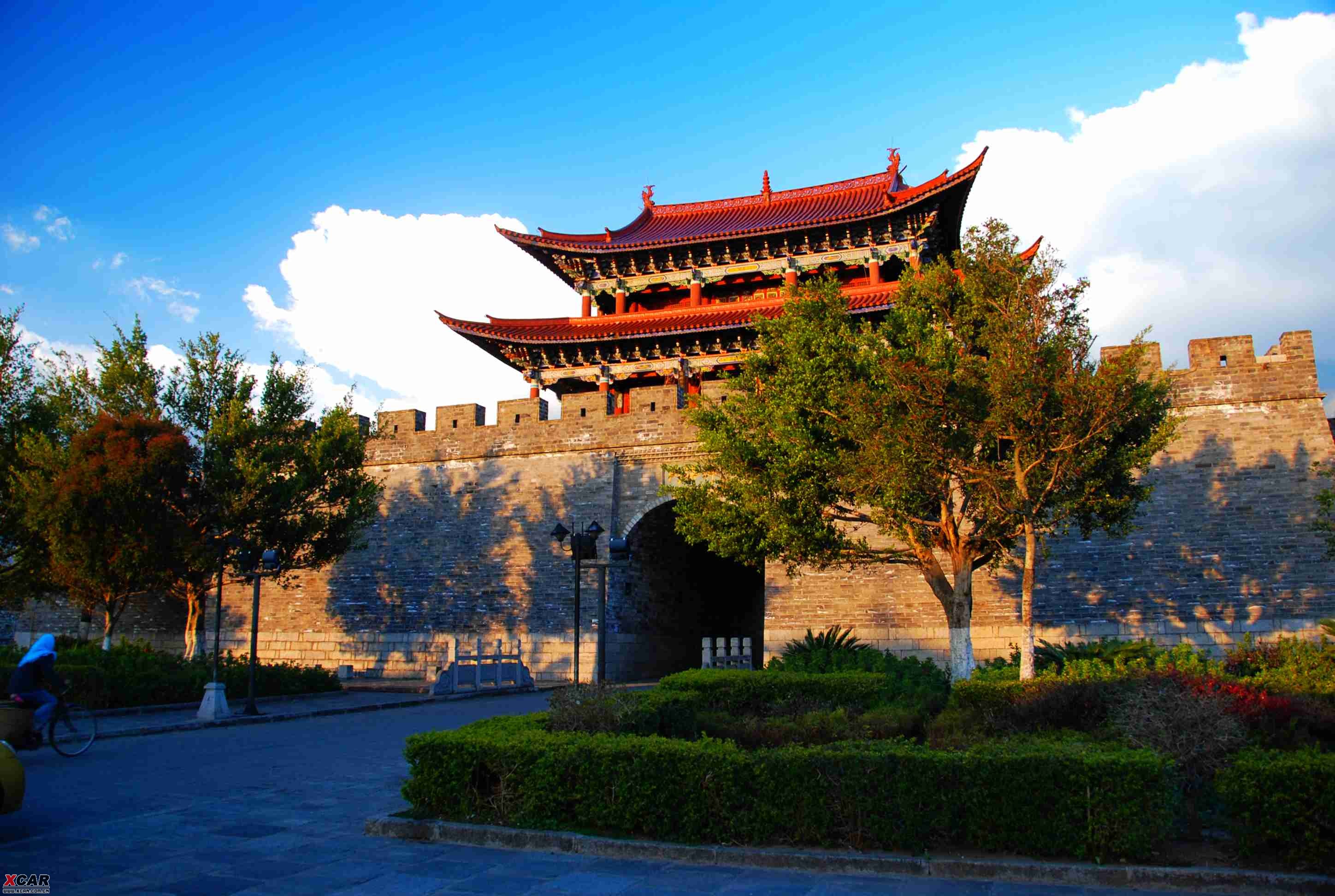 抵达后午餐品尝大理的独特白族风味餐;游览文献名邦——【大理古城】