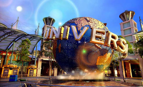 前往游玩【环球影城】(不少于3小时),参加著名的影城之旅,走进幕后一