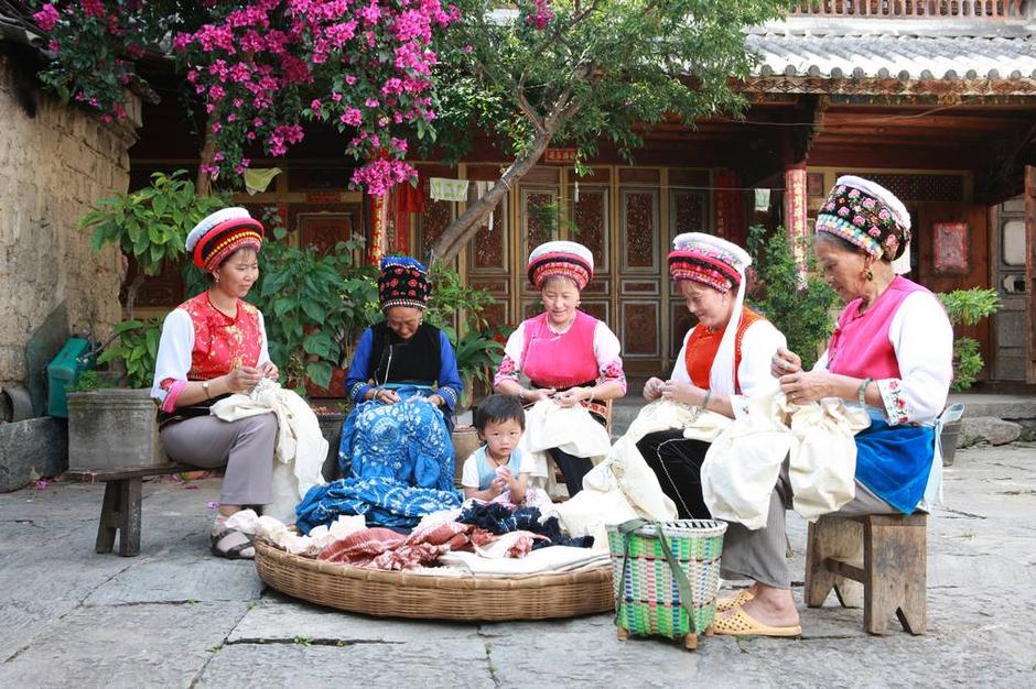 早餐后,先来【拉市海 车程30分钟,游览2小时】骑骑马,划划船