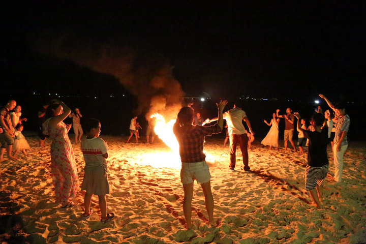 海南三亚分界洲岛,呀诺达,大小洞天4晚5日跟团游(一价全包, 超级赠送)