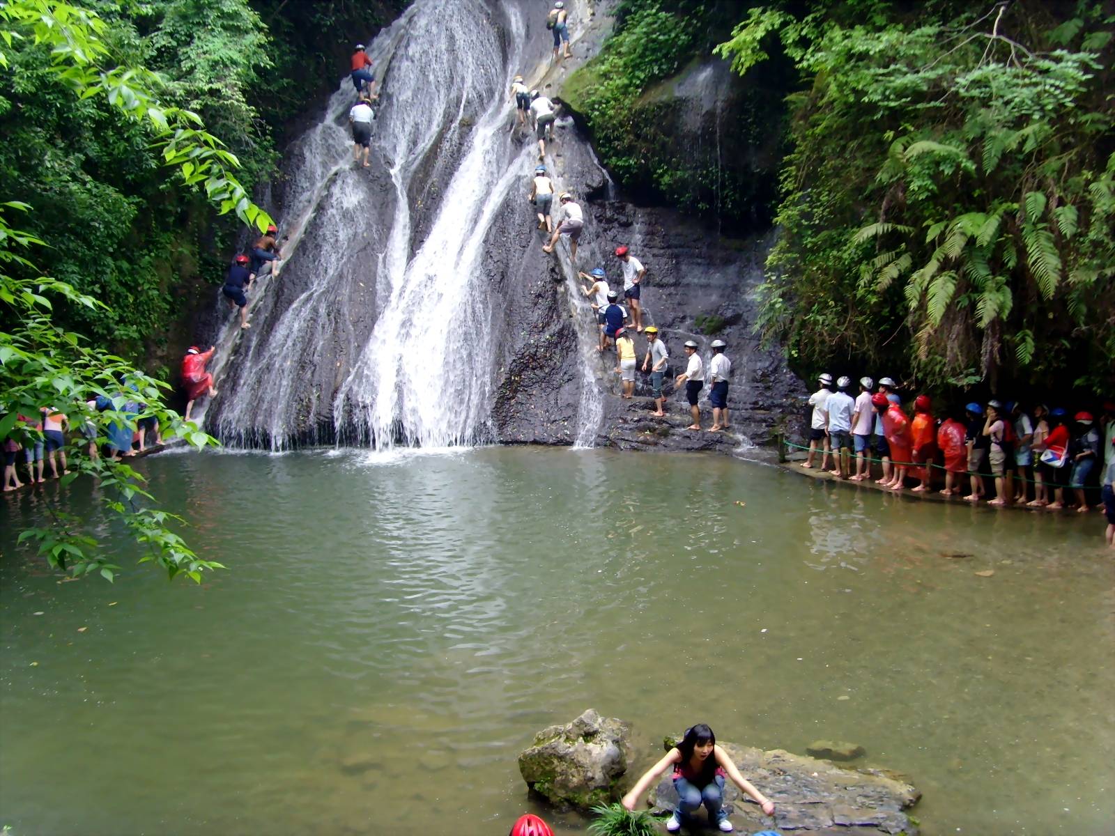 午餐后前往游览有着氧吧属性带清凉功能的 4a【 【古东】原始森林瀑布