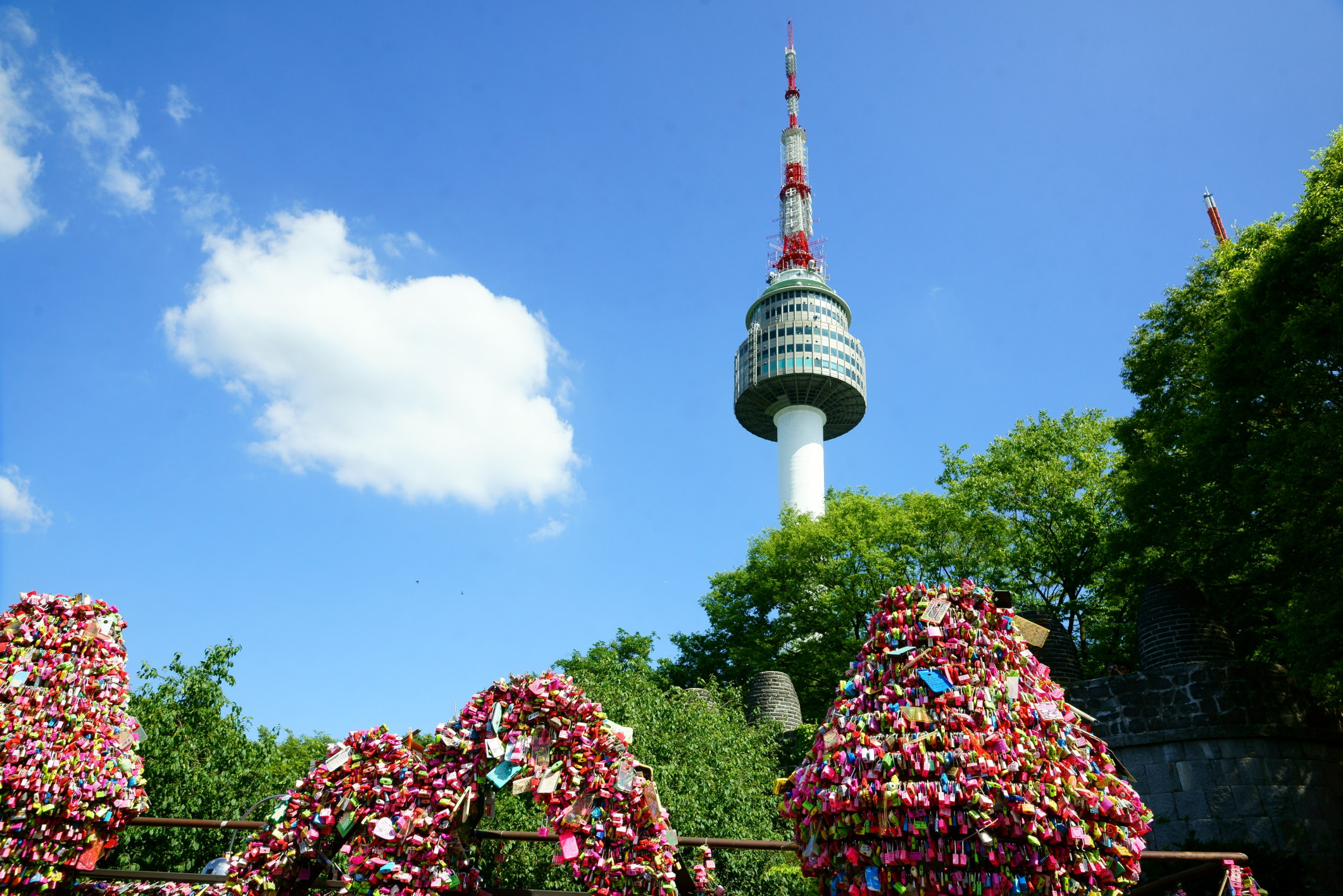 韩国首尔4晚5日游(韩亚正班,4人发团,市区四花或同级,两天自由活动,赠