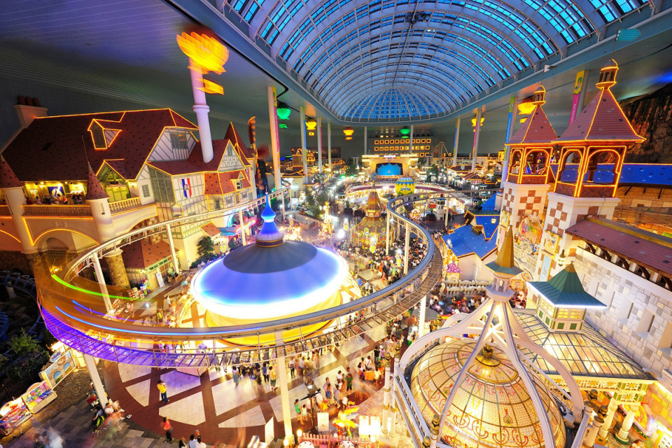 上航正班机;当地4花酒店;赠送海水汗蒸/汉江游览,涂鸦秀,乐天世界)