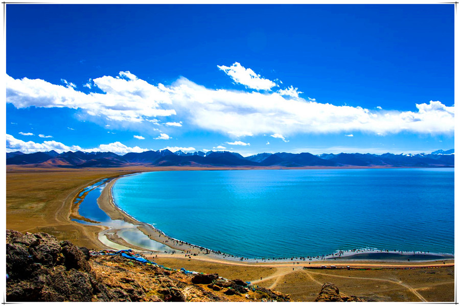 执手爱人,缓缓离去,心中无悔,因为将爱情留在了这片最神圣的土地上