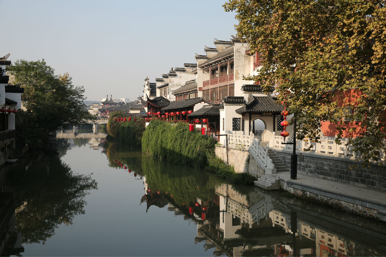 南京中山陵,夫子廟,無錫靈山大佛1晚2日巴士跟團遊