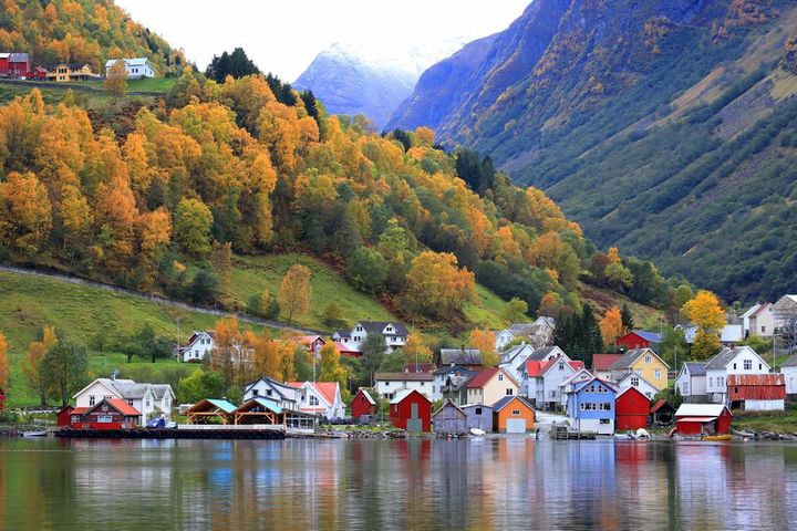 【秋季遇北欧】纯净北欧四国 双峡湾8晚10日游(sk,四星,畅游四国首都 