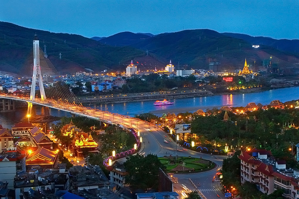 【元旦】【寒假】云南昆明,瑞丽,腾冲石头纪别墅温泉