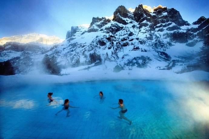 法意瑞 俄罗斯 阿联酋 美国 【依云水源】这里是依云小镇可以免费取