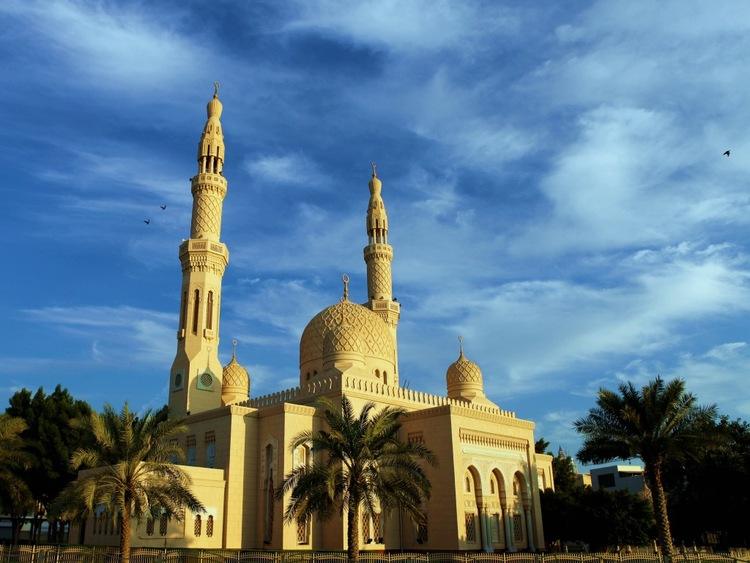 [上海出发] 后前往外观世界第三大阿布扎比最大清真寺【扎耶德清真寺