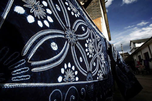 (三飞蜜月亲子,登雪山,自助bbq,漂流,手扶拖拉机,博物馆,体验白族扎染