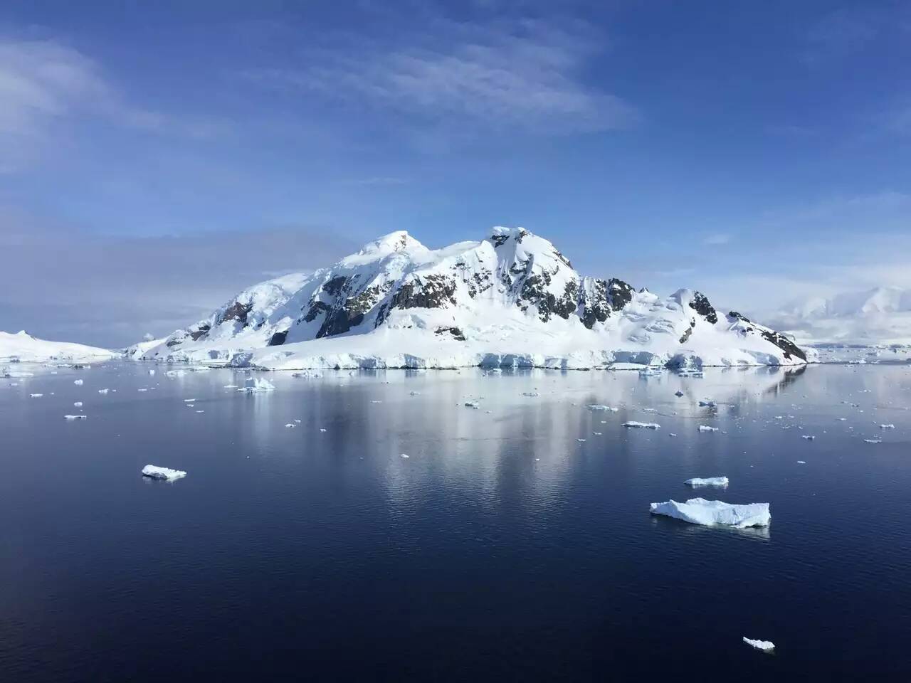 南极洲海峡图片