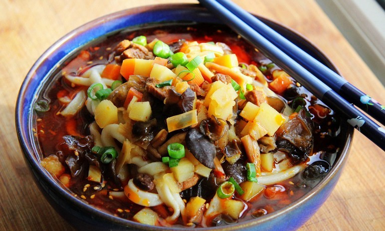 兰州,塔尔寺,青海湖,茶卡盐湖,金银滩,原子城,互助彩虹部落双卧8日跟