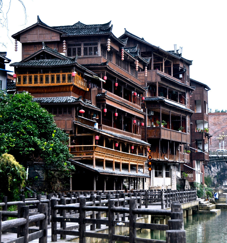 黄果树,西峰林,马岭河大峡谷,小七孔,西江苗寨,青岩古镇,多彩贵州风6