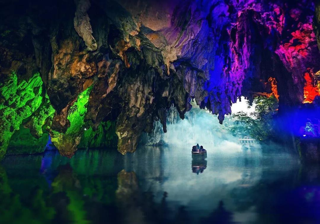 【寒假】【夜郎王】西江,黄果树,夜郎洞6日跟团游(双飞 舒适住宿)