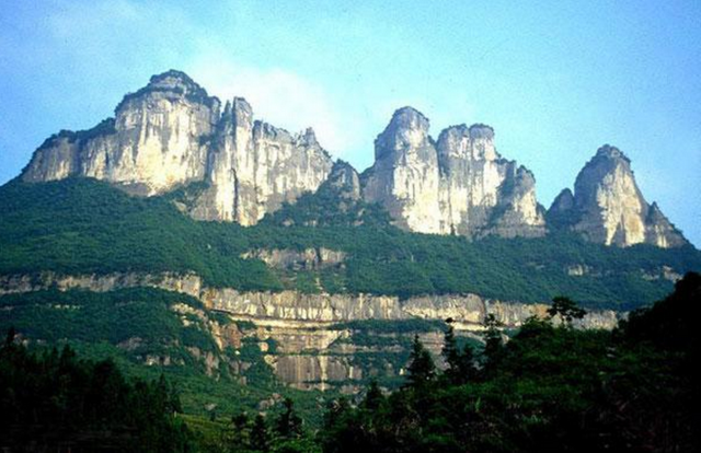 武漢,荊州,宜昌,神農架,小三峽,白帝城,長壽古鎮,武陵山,金佛山重慶