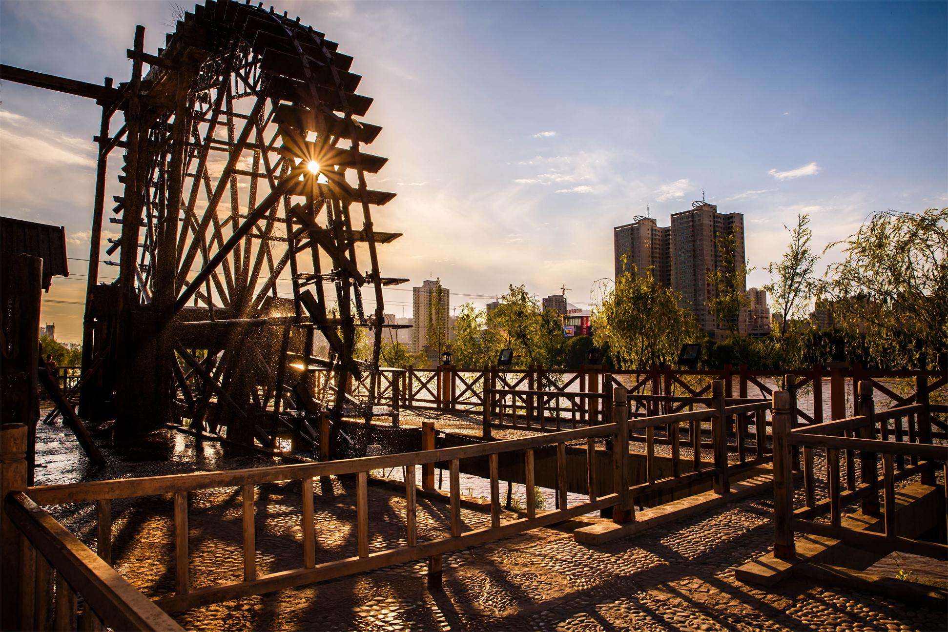 【五一】兰州,西宁,青海湖,德令哈,敦煌,嘉峪关7晚10日游(双卧,张掖